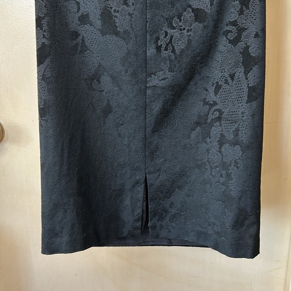 Alice + Olivia black brocade with peplum cocktail dress size 8 - Picture 13 of 16